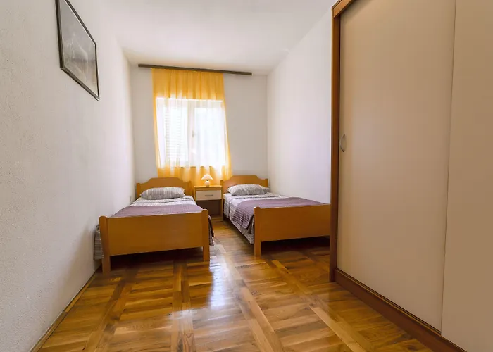 Apartament Marina *